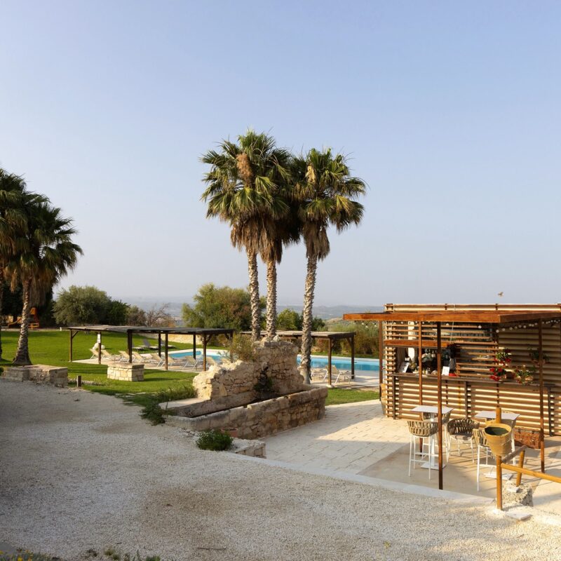 bar-piscine-hotel-charme-sicile
