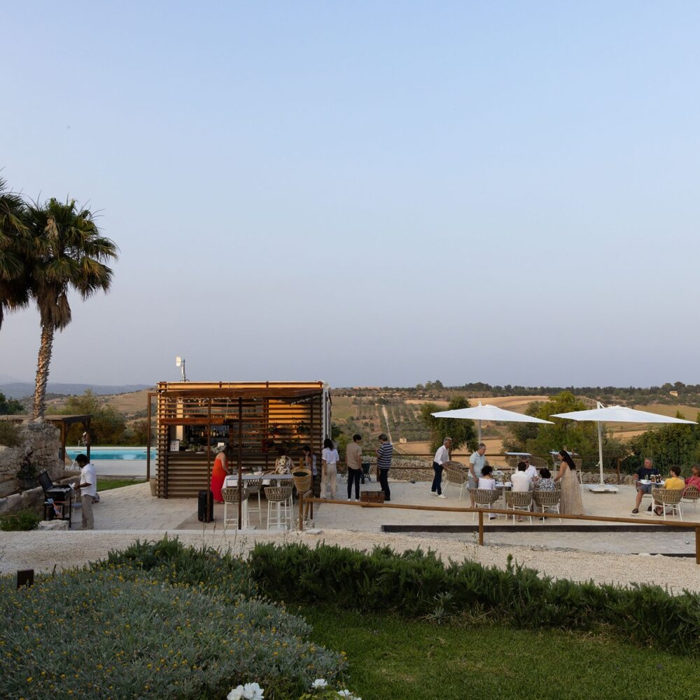 soiree-barbecue-pool-bar-terrasse
